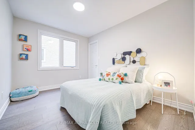 Additional image 30 of 126 Chapel Park Sq