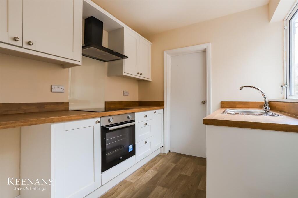 Additional image 23 of Straits Lane, Read