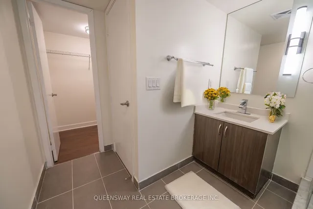 Additional image 21 of 320 Richmond St Unit 208