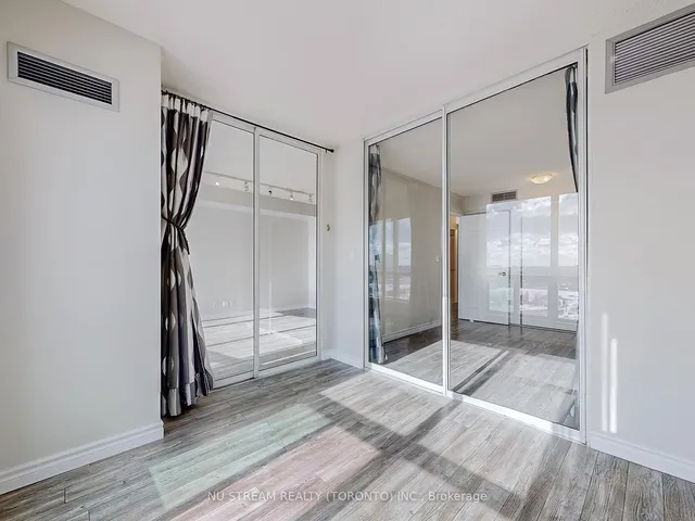 Additional image 16 of 18 Lee Centre Dr Unit 2007