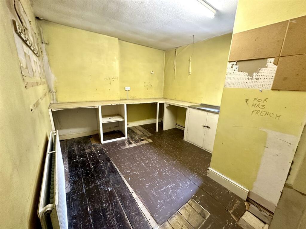 Additional image 5 of Main Street, Barry