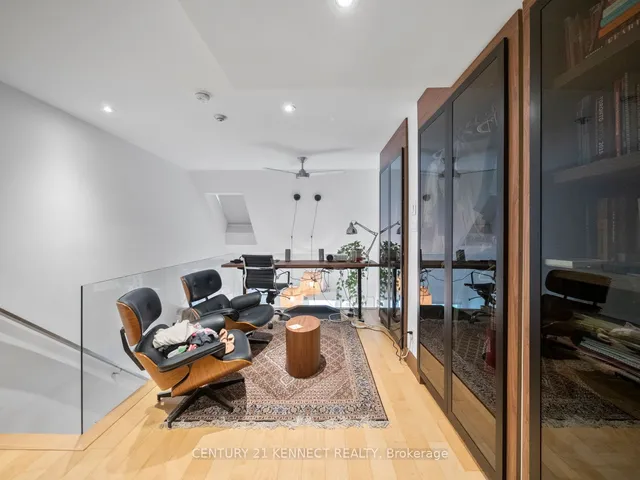 Additional image 34 of 570 Wellington St Unit 13A