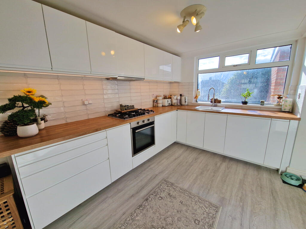 Additional image 6 of KINGS HILL, PORTHCAWL, CF36 5LD