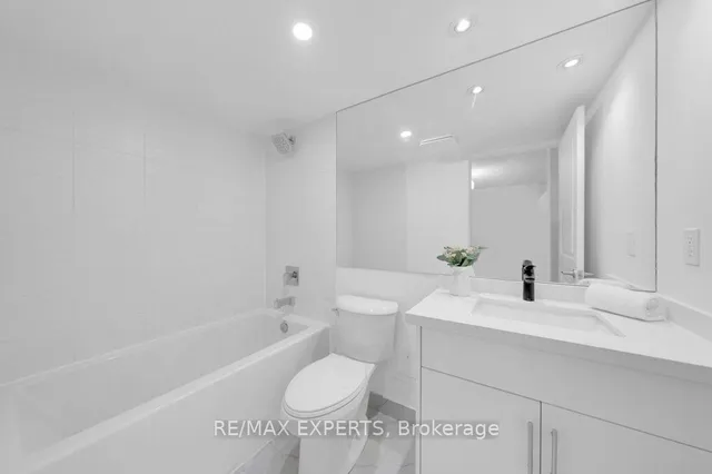 Additional image 25 of 65 E Liberty St Unit 818