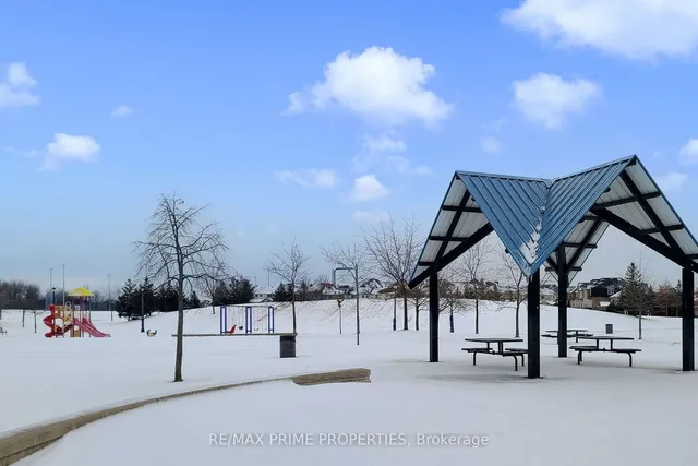 Additional image 39 of 748 CALDWELL Cres