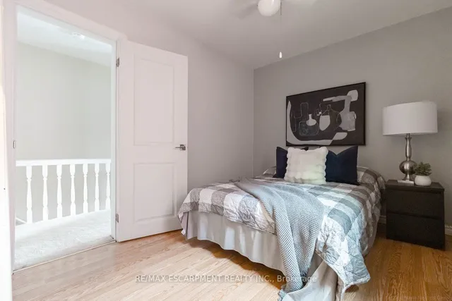 Additional image 27 of 24 Fife St