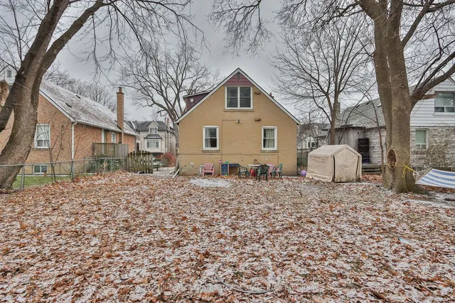 Additional image 31 of 262 Poyntz Ave