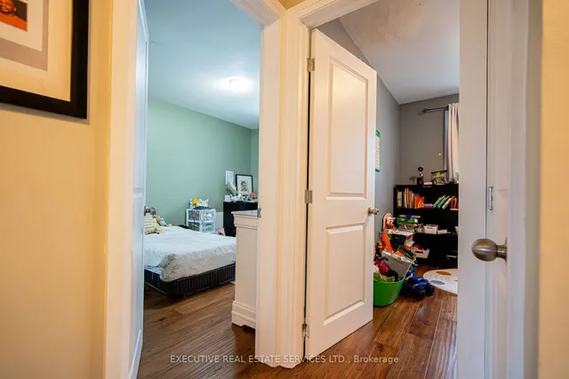 Additional image 20 of 47 Foxrun Ave