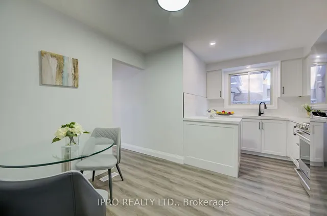 Additional image 13 of 18 Martinglen Cres