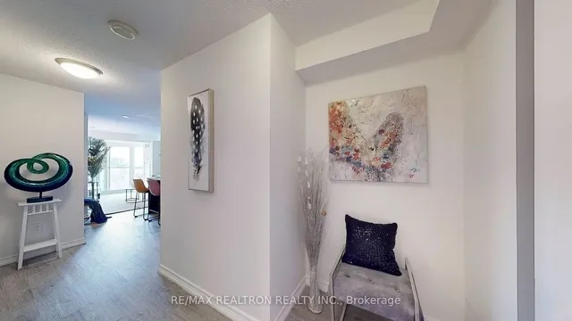 Additional image 10 of 386 YONGE ST St Unit 1104