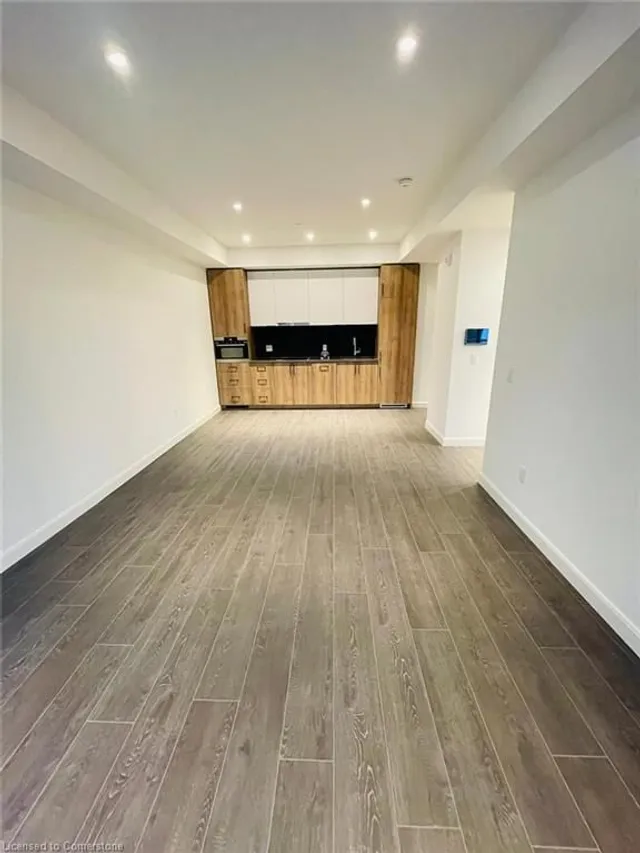 Additional image 3 of 741 King St Unit 103