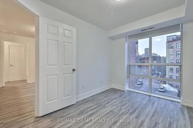 Additional image 17 of 330 Adelaide St Unit 501