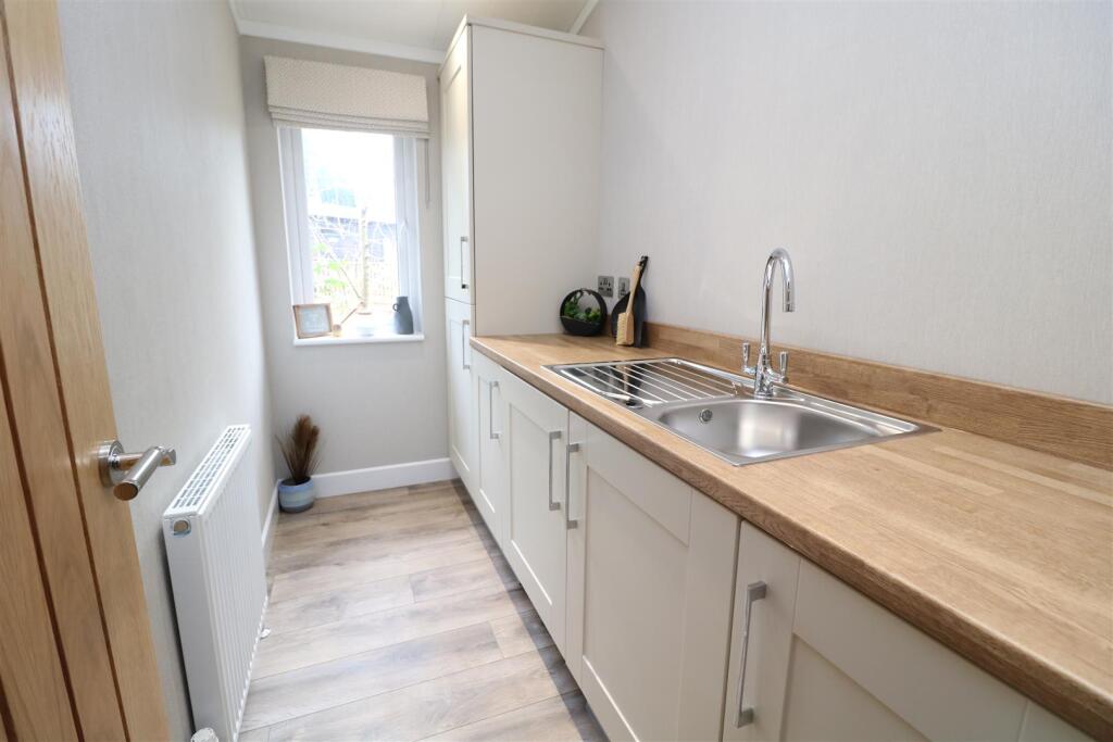 Additional image 7 of Lake View, Brokerswood