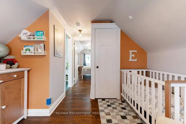 Additional image 23 of 64 Graham Ave