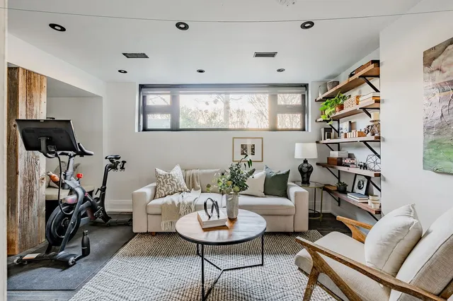 Additional image 24 of 124 Wheeler Ave