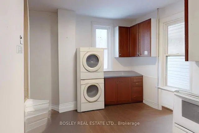 Additional image 29 of 133 Carlaw Ave