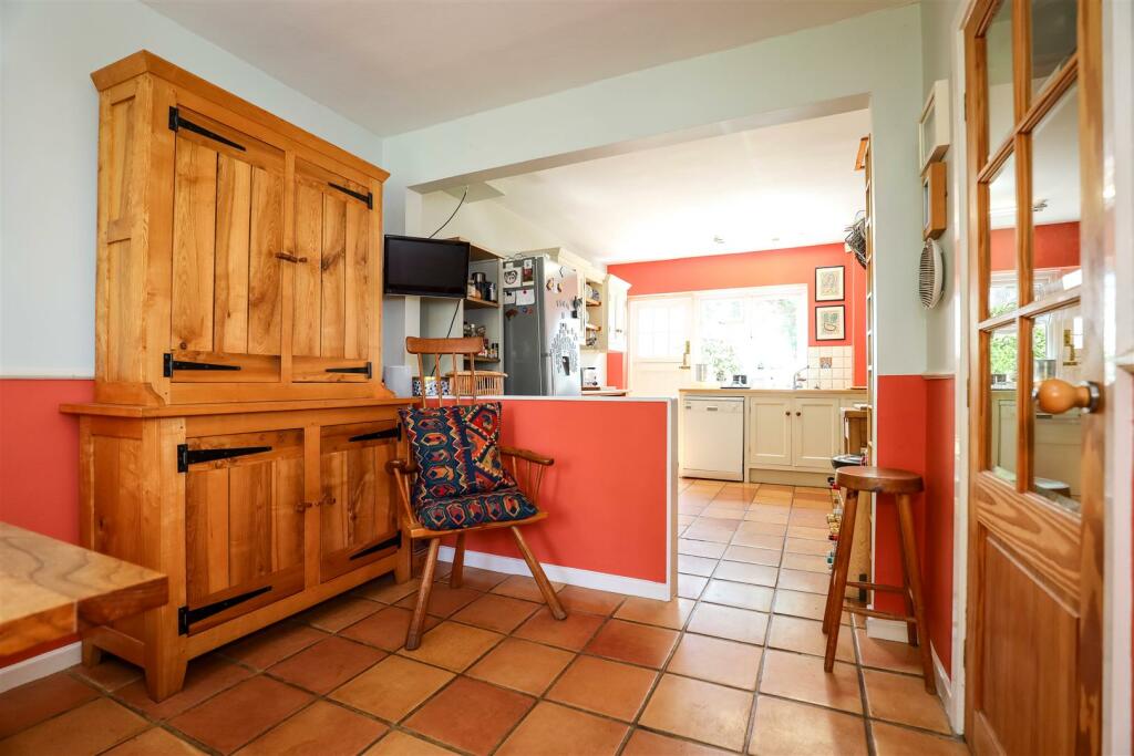 Additional image 6 of Tal Y Llyn, Castle Court, Llandough, Nr Cowbridge, Vale Of Glamorgan, CF71 7LZ