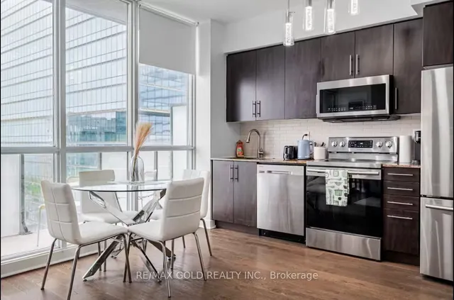 Additional image 19 of 55 Bremner Blvd Unit 2811