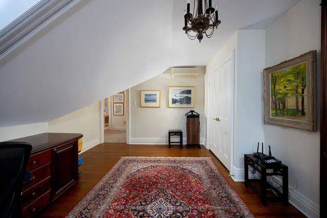 Additional image 23 of 137 Roxborough St