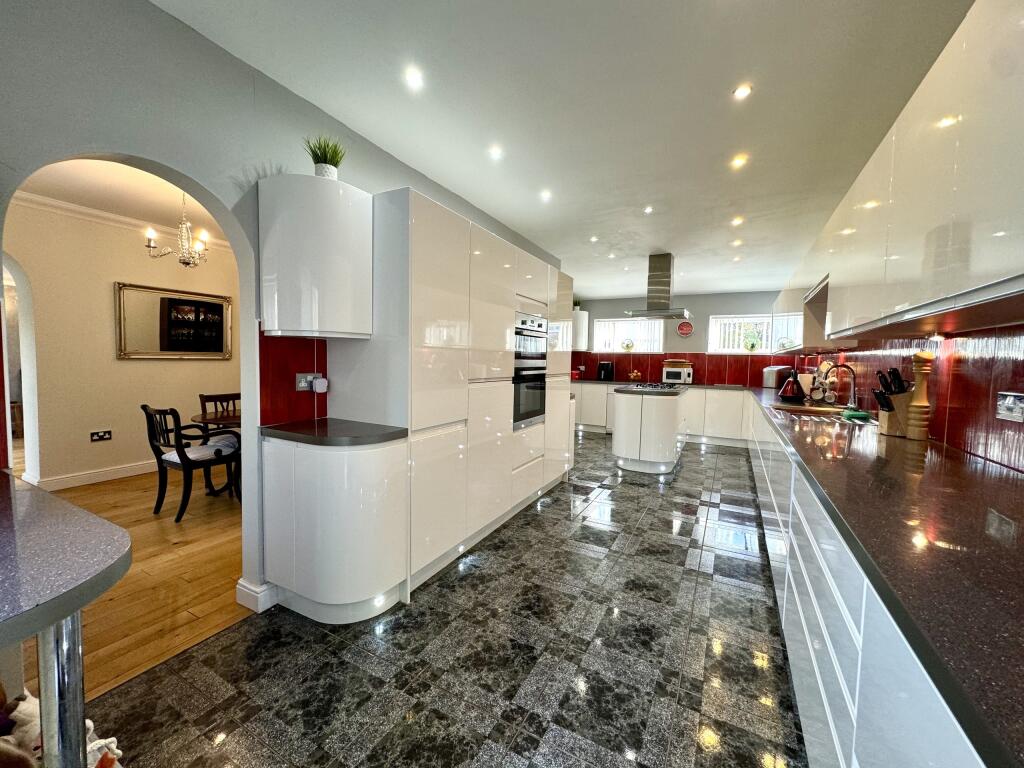 Additional image 5 of Bramblewood, Gwaelodygarth Close, Merthyr Tydfil