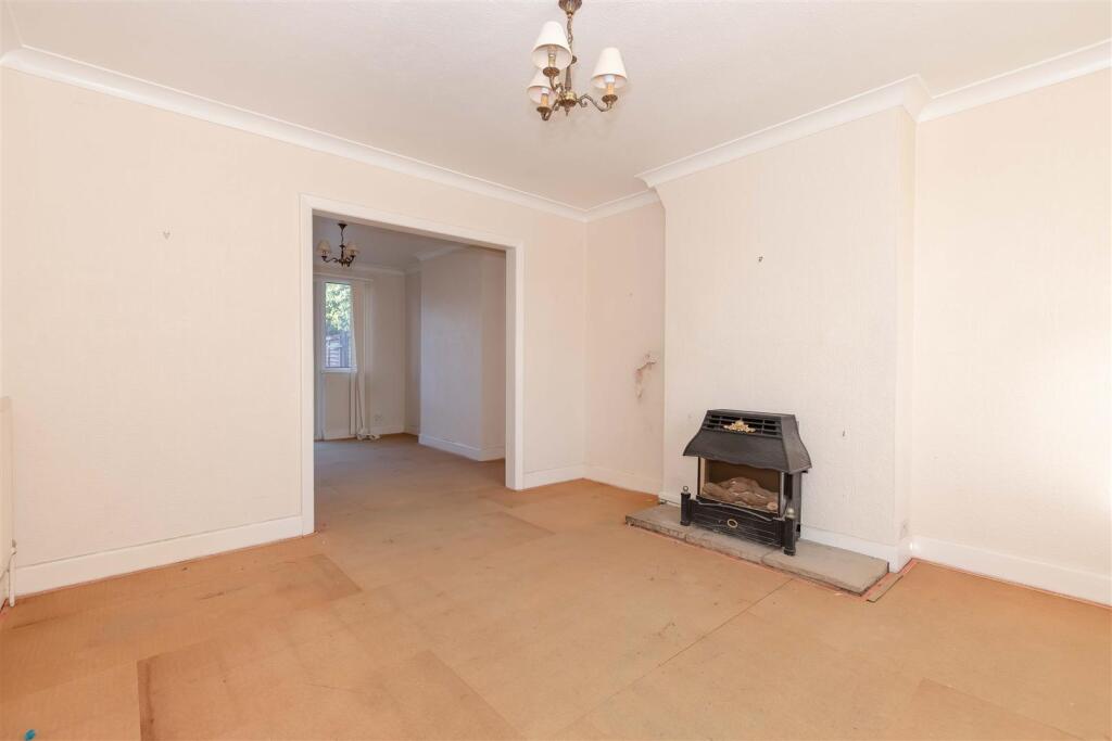 Additional image 5 of King Edward Avenue, Worthing, BN14 8DG