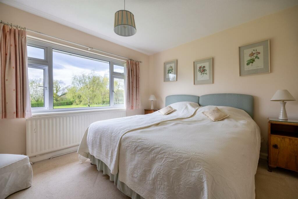 Additional image 21 of Hadlow Road, Willaston, Neston