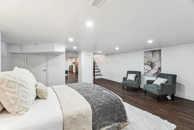 Additional image 29 of 290 Bathurst St