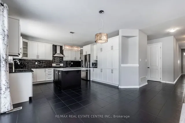 Additional image 13 of 340 Falling Green Cres