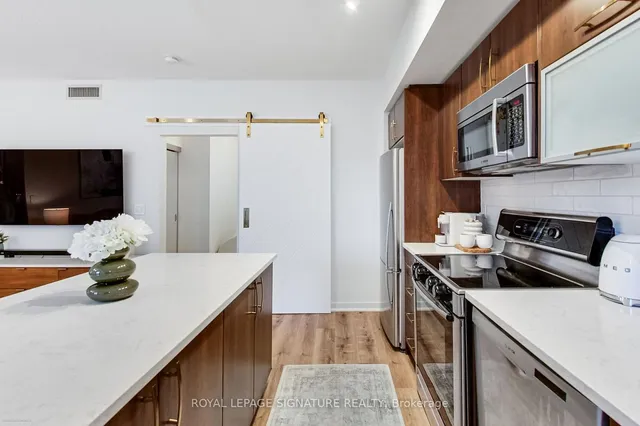 Additional image 8 of 59 East Liberty St Unit 1111