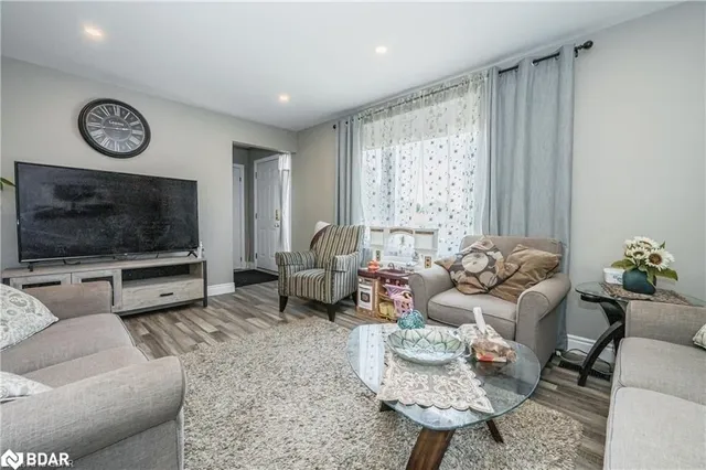 Additional image 5 of 55 Silver Aspen Cres