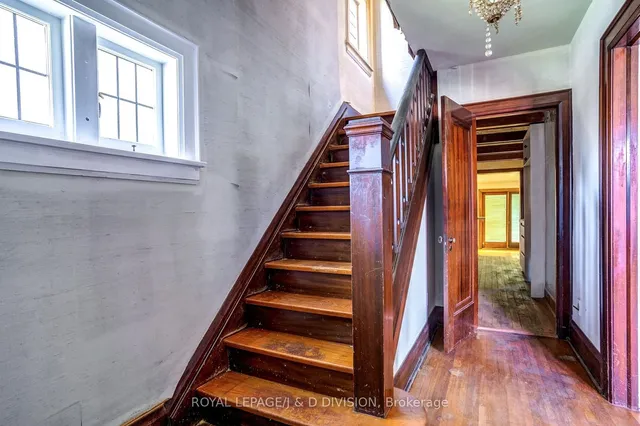 Additional image 21 of 27 Cortland Ave