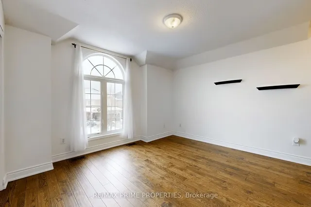 Additional image 29 of 748 CALDWELL Cres