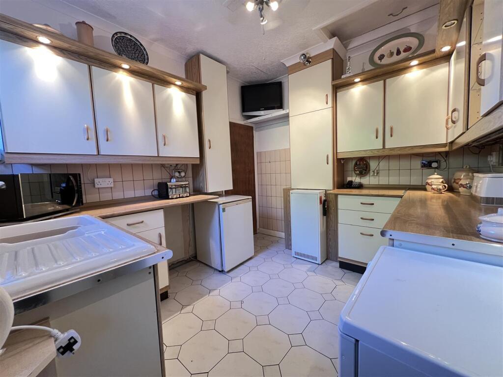 Additional image 3 of Fforchneol Row, Aberdare