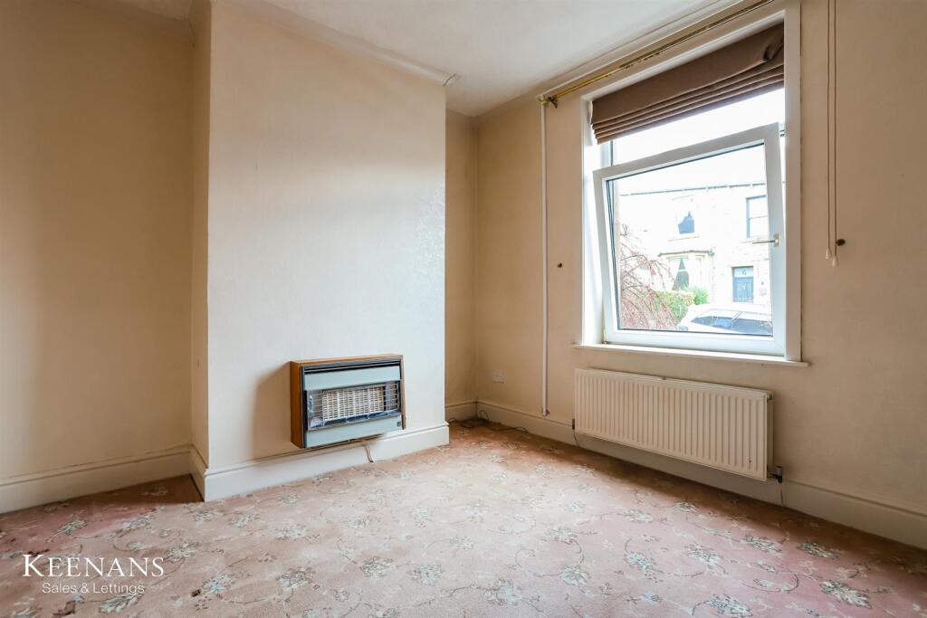 Additional image 3 of Straits Lane, Read