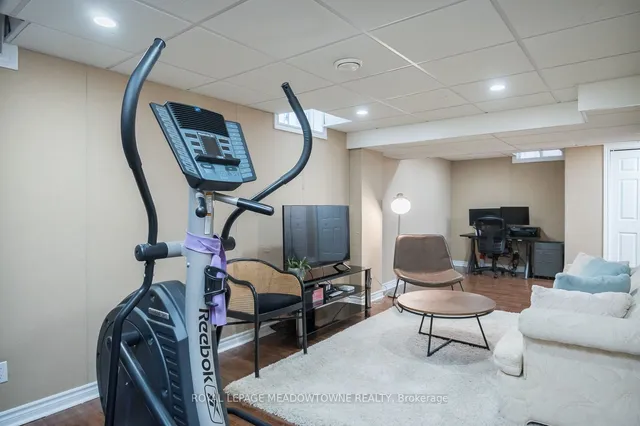 Additional image 35 of 401 Black Dr