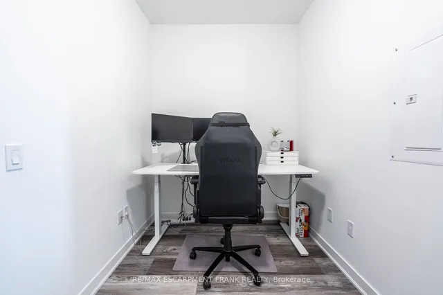 Additional image 8 of 2007 James St Unit 1305