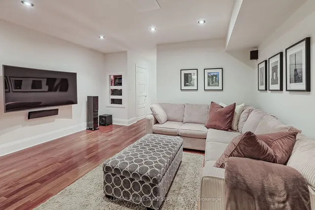 Additional image 33 of 115 Humbercrest Blvd