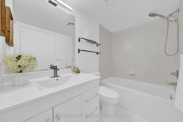 Additional image 33 of 295 Village Green Sq Unit TH55