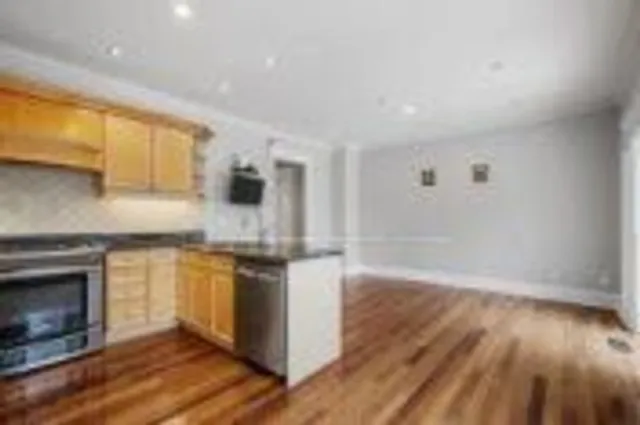 Additional image 14 of 247 Johnston Ave