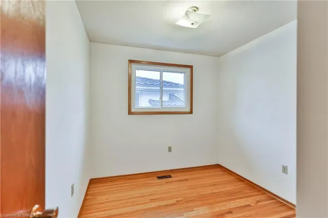 Additional image 18 of 15 Queensbury Dr