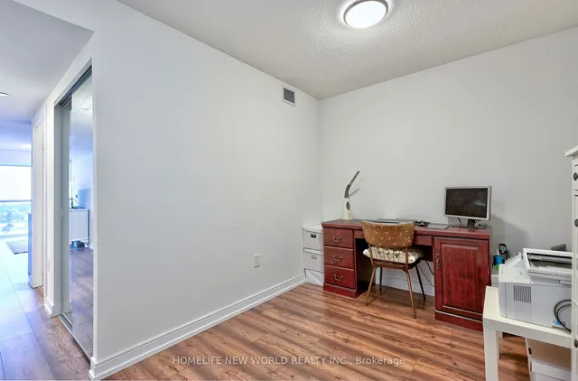 Additional image 7 of 225 Village Green Sq Unit 1510
