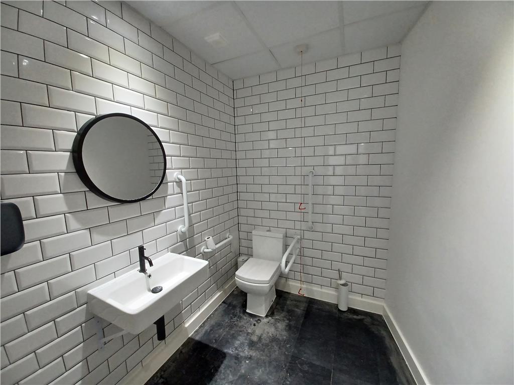 Additional image 3 of 143 High Street, Bromley BR1 1EZ