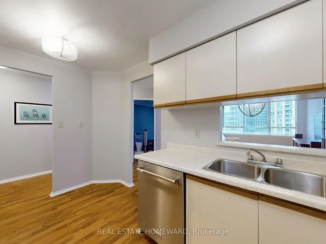 Additional image 8 of 633 Bay St Unit 901