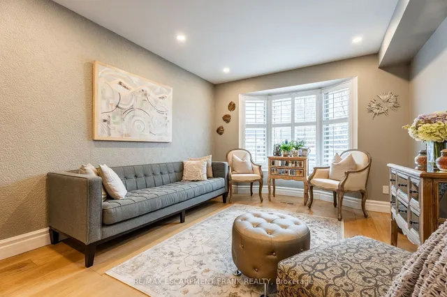 Additional image 5 of 371 Knightsbridge Cres