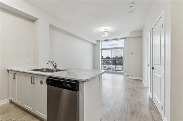Additional image 17 of 450 Dundas St Unit 312
