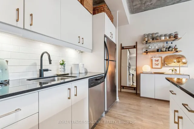 Additional image 19 of 201 Carlaw Ave Unit 702