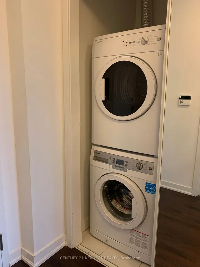 Additional image 11 of 12 York St Unit 3801