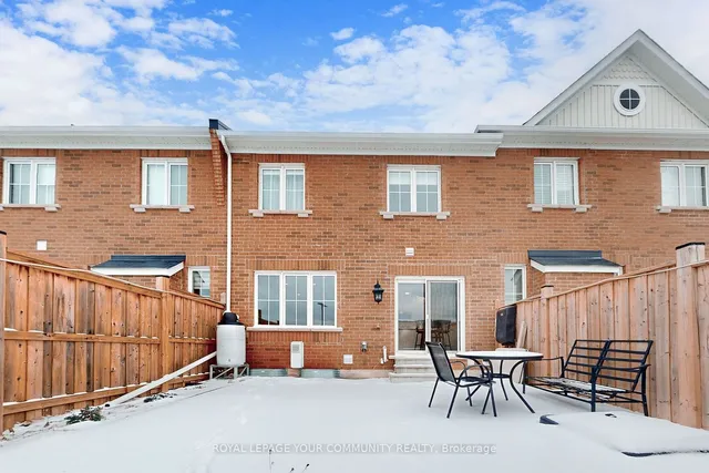 Additional image 37 of 1140 Duignan Cres