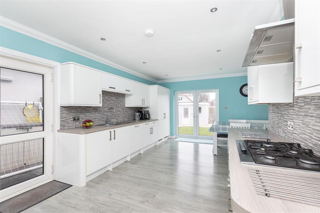 Additional image 2 of Bespoke Extended Chalet Bungalow on Cheddington Road