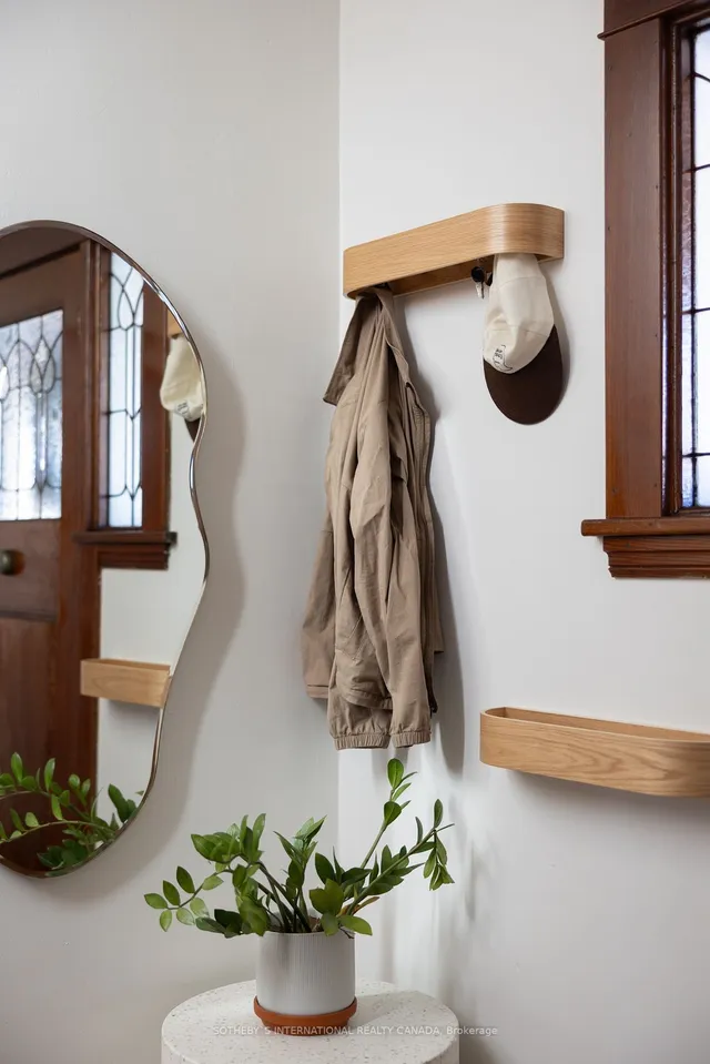 Additional image 24 of 253 Graham Ave